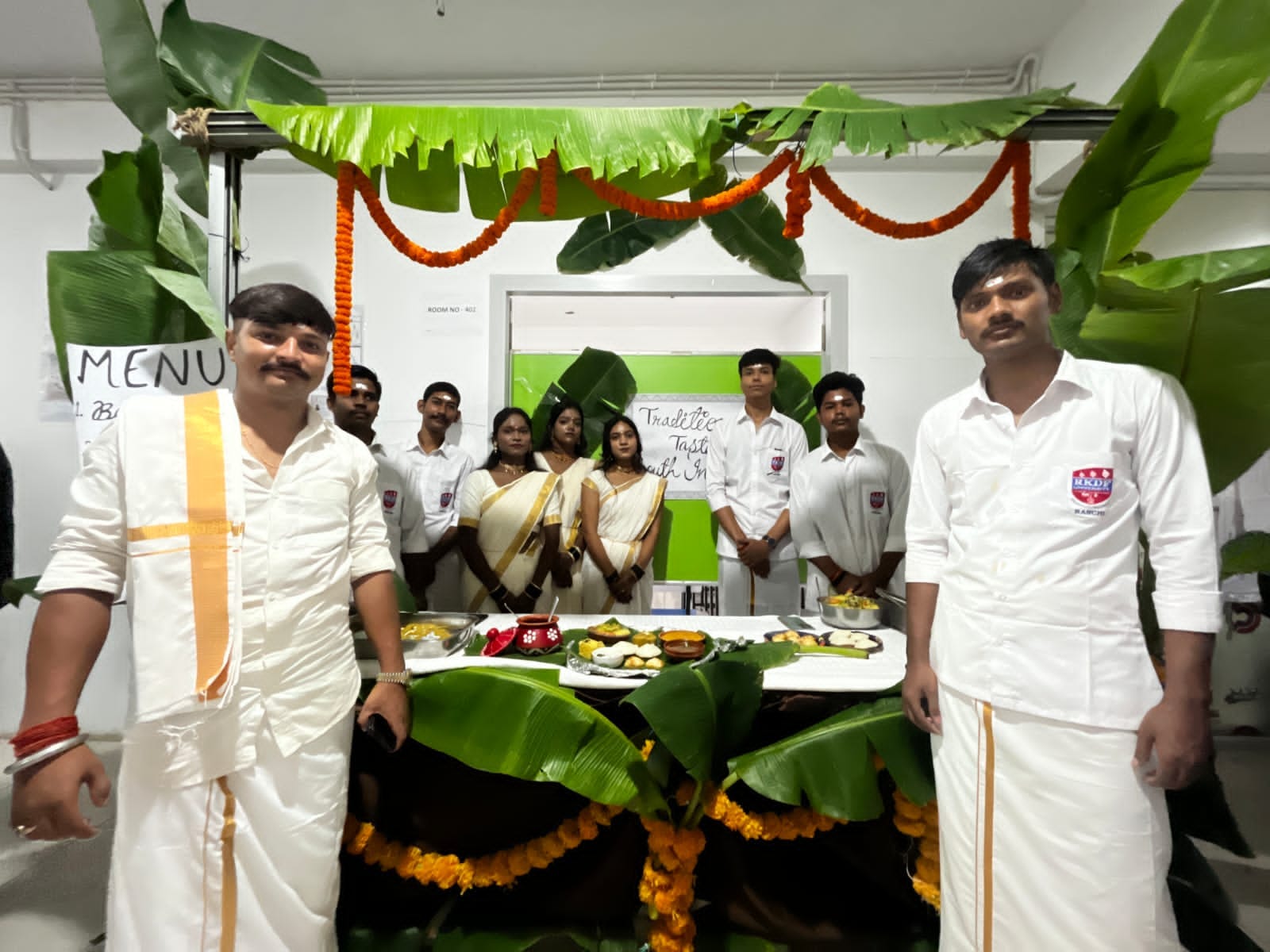 RKDF विश्वविद्यालय  में विश्व आदिवासी दिवस का भव्य आयोजन,परंपरा और आदिवासी गौरव की दिखी जीवंत झलक