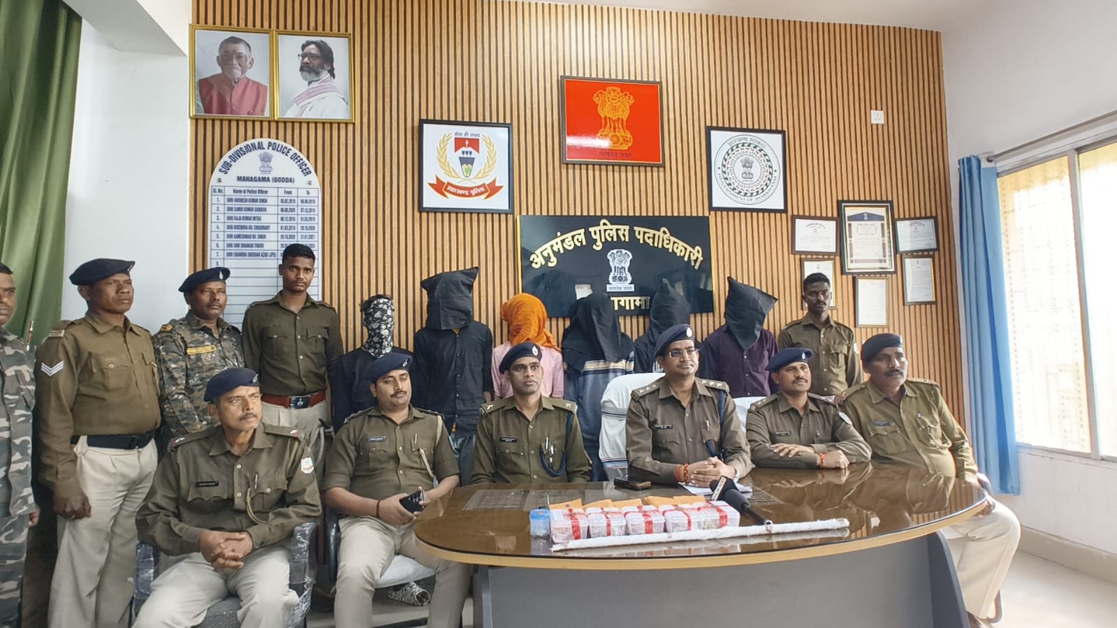 ज्वेलर्स दुकान में चोरी करने का मामला,6 अभियुक्त गिरफ्तार