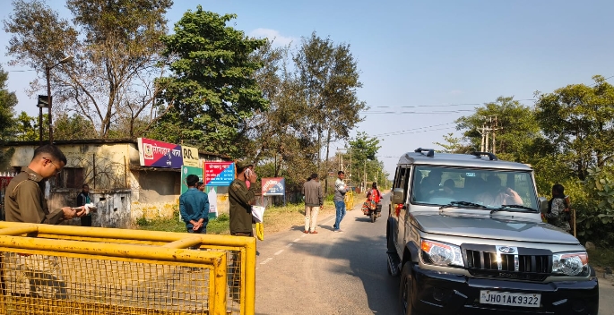 सोनाहातू पुलिस ने चलाया वाहन चेकिंग अभियान