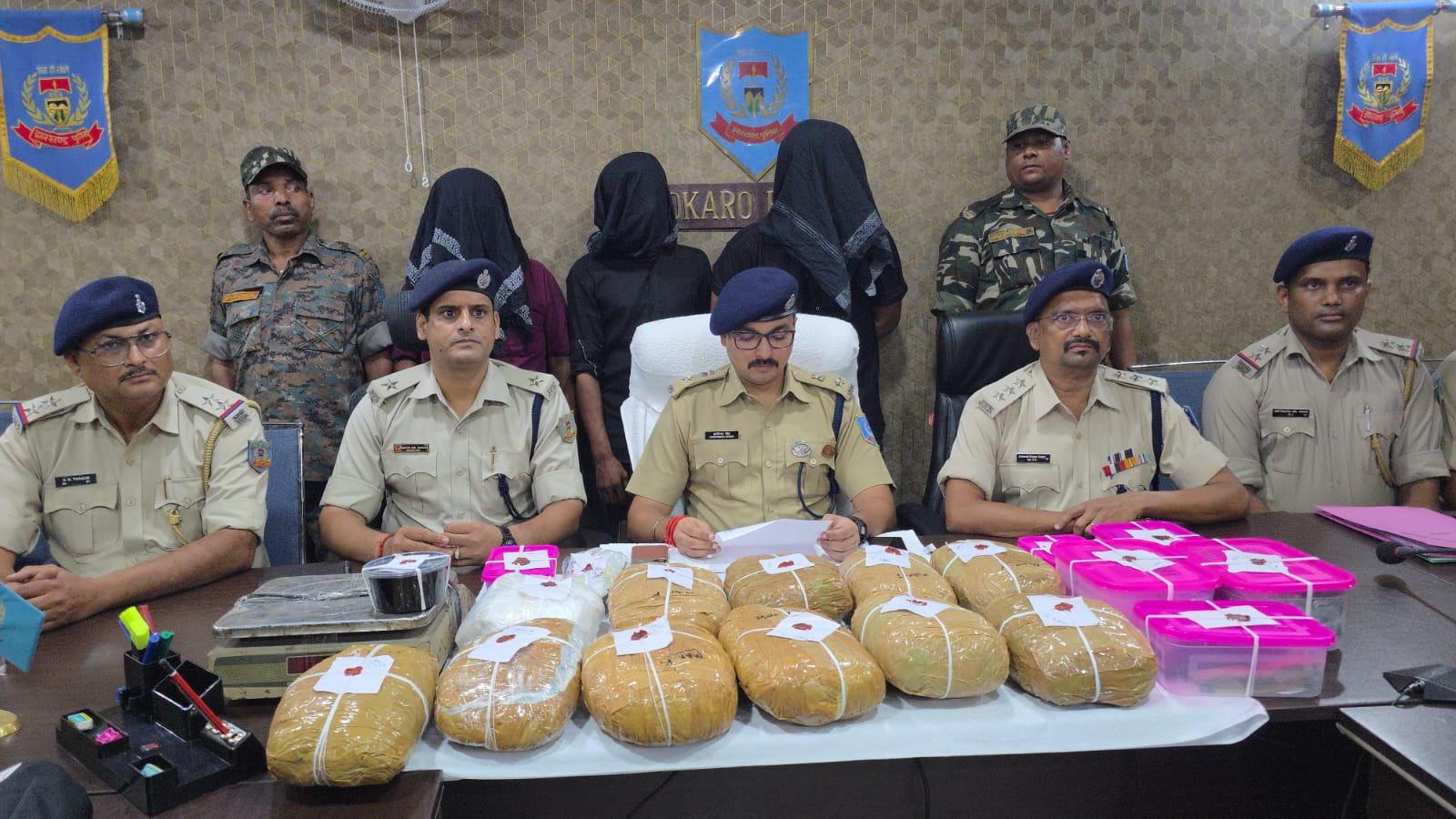 गांजा और ब्राउन शुगर के साथ 3 युवक गिरफ्तार