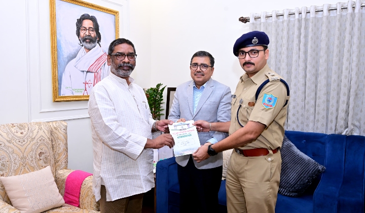 मुख्यमंत्री को