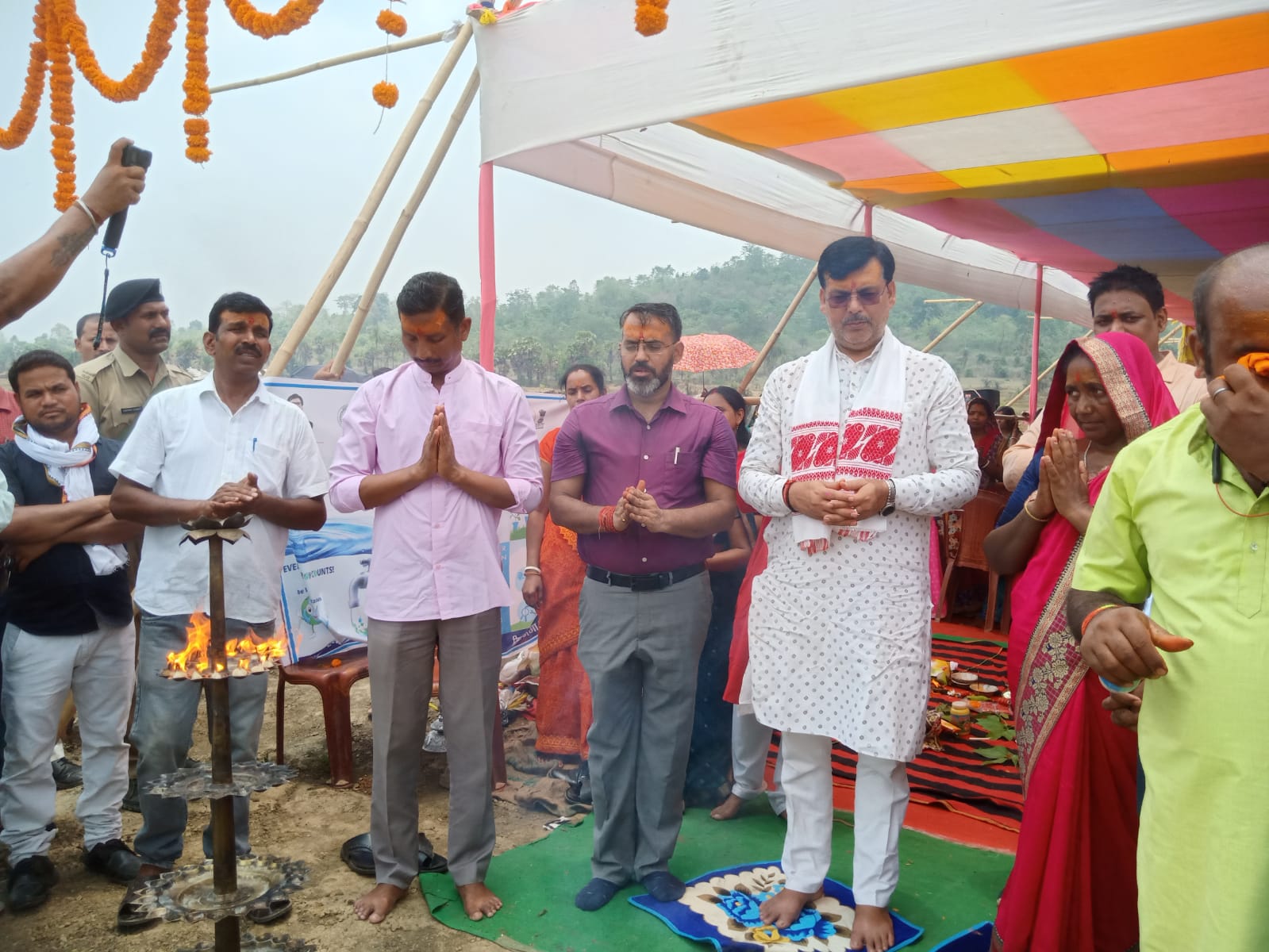 विश्व पर्यावरण दिवस के अवसर पर जिला स्तरीय कार्यक्रम का हुआ आयोजन,अमृत सरोवर बांझी में अतिथि गणों ने किया पौधारोपण  