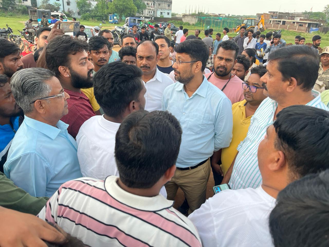 एदलहातु में नगर निगम की कार्रवाई पर रोक, स्थानीय ग्रामीणों ने किया विरोध