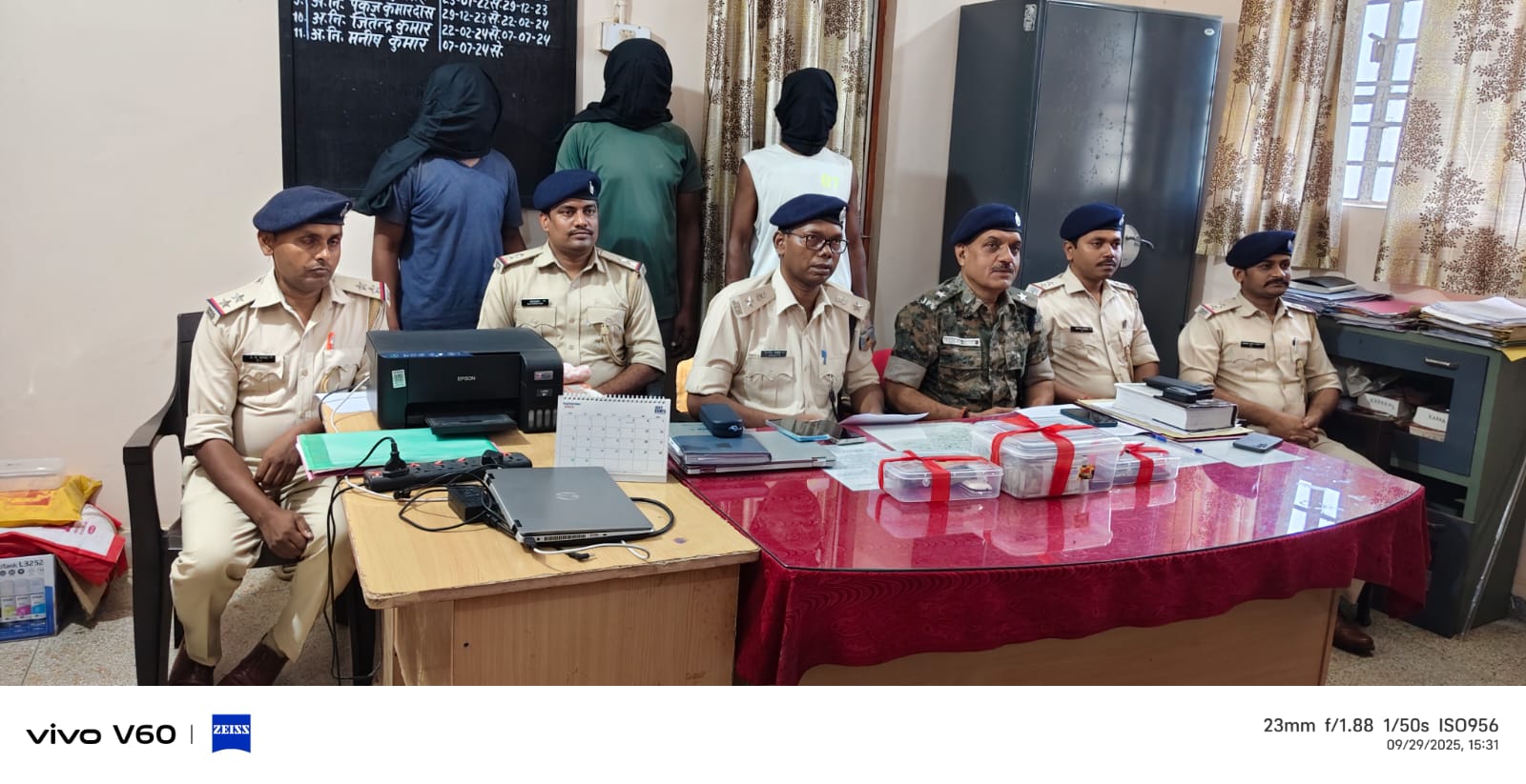 हत्या के मामले में 3 अभियुक गिरफ्तार