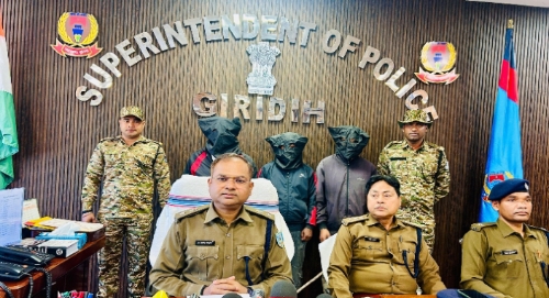 साइबर ठगी करते तीन अपराधी गिरफ्तार, 4 मोबाइल व 5 सिम कार्ड बरामद