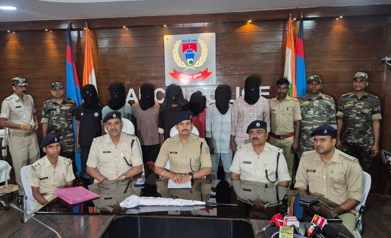 24 घंटे के भीतर लूटकांड का खुलासा, सात आरोपी गिरफ्तार, छीनी गई राइफल बरामद