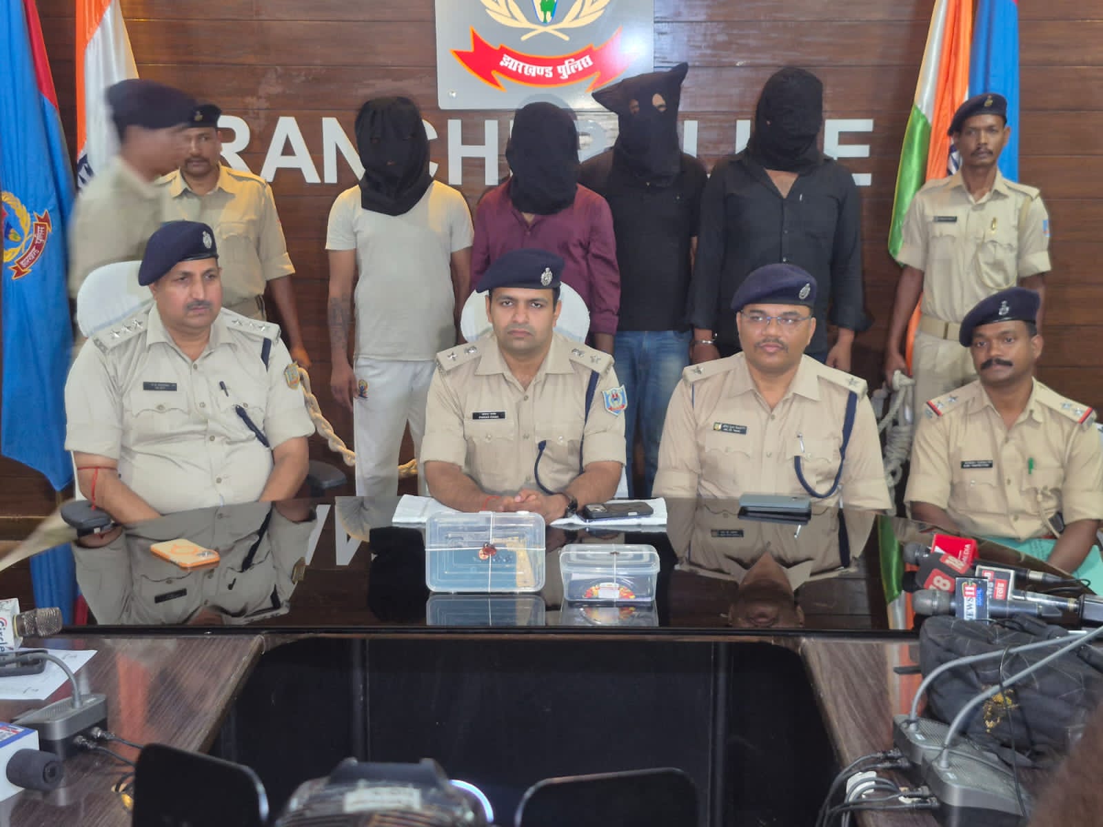 रांची में बस चालक से रंगदारी मांगने पहुंचे अपराधी, पुलिस की तत्परता से चार गिरफ्तार