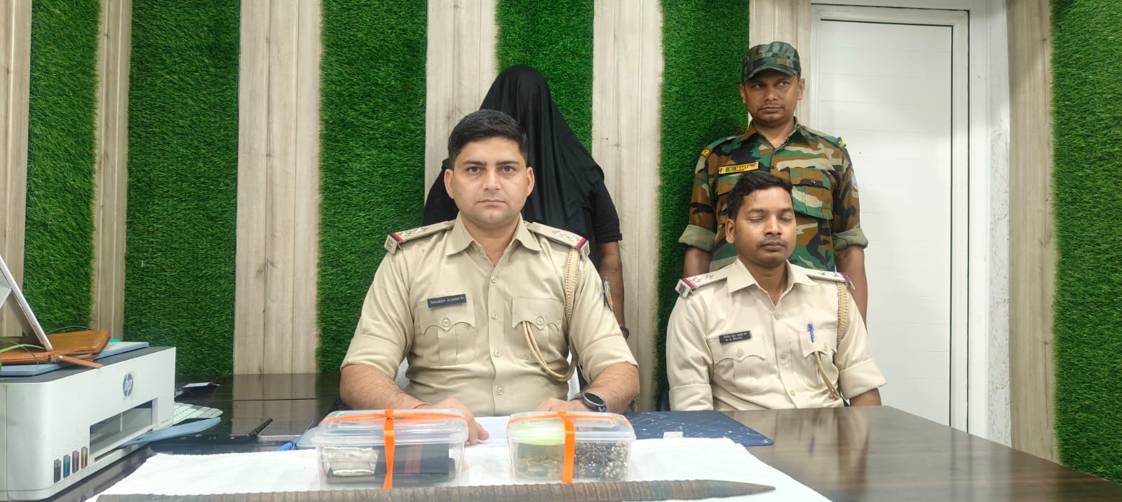 रांची पुलिस की बड़ी सफलता: झारखंड, छत्तीसगढ़ और ओडिशा में आतंक मचाने वाला शातिर अंतरराज्यीय चोर गिरफ्तार, लाखों के जेवरात और चोरी की बाइक बरामद