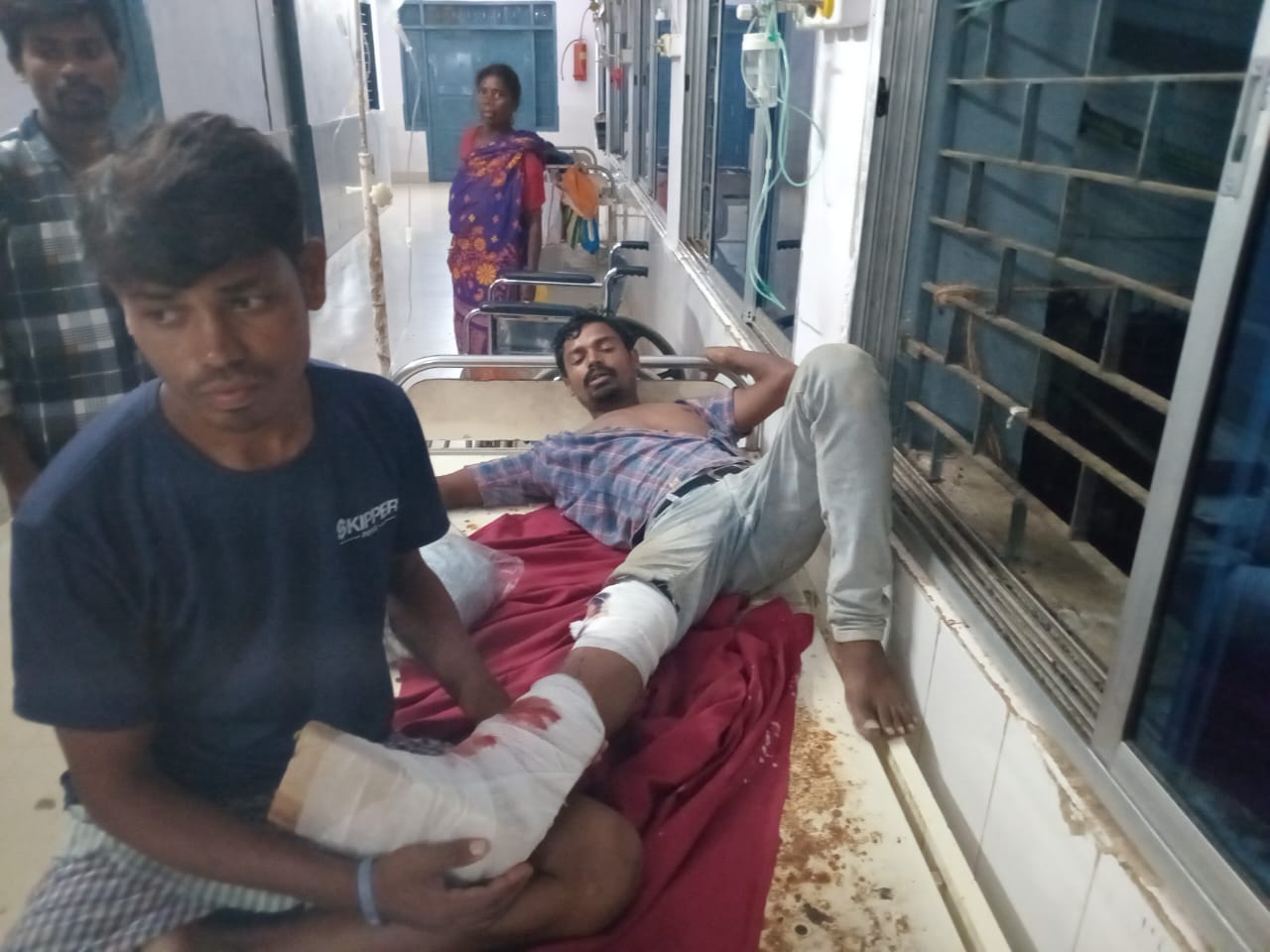 टोटो पलटने से टोटो चालक घायल