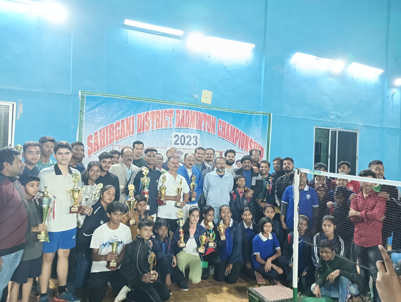 दो दिवसीय जिला स्तरीय बैडमिंटन टूर्नामेंट संपन्न,विजेता खिलाडिय़ों को किया गया पुरुस्कृत