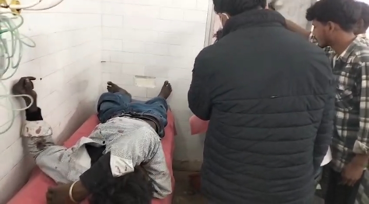 वाहनों की जोरदार टक्कर में दो युवक घायल सदर अस्पताल साहिबगंज में किया एक को बाहर रेफर 