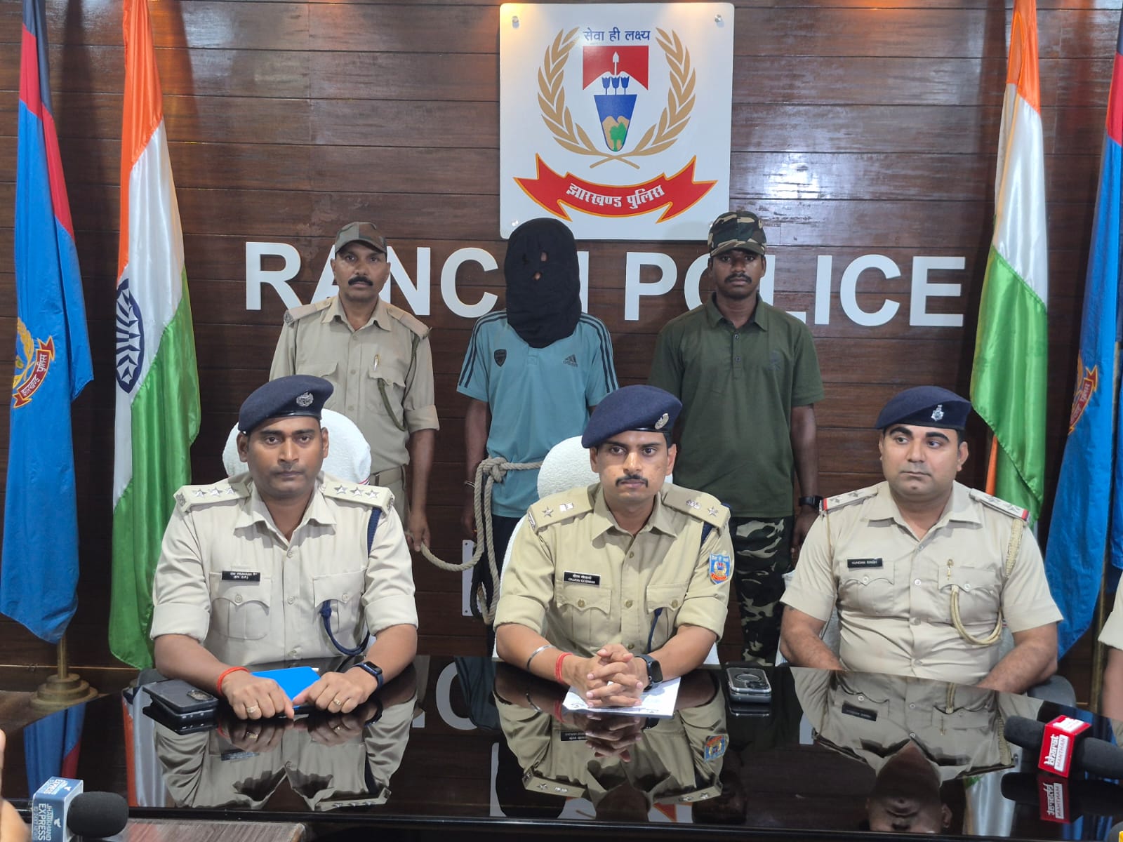 प्रेम प्रसंग में 18 वर्षीय युवती की गला घोंटकर हत्या, आरोपी गिरफ्तार; दशमफॉल पुलिस ने 11 दिन में किया खुलासा