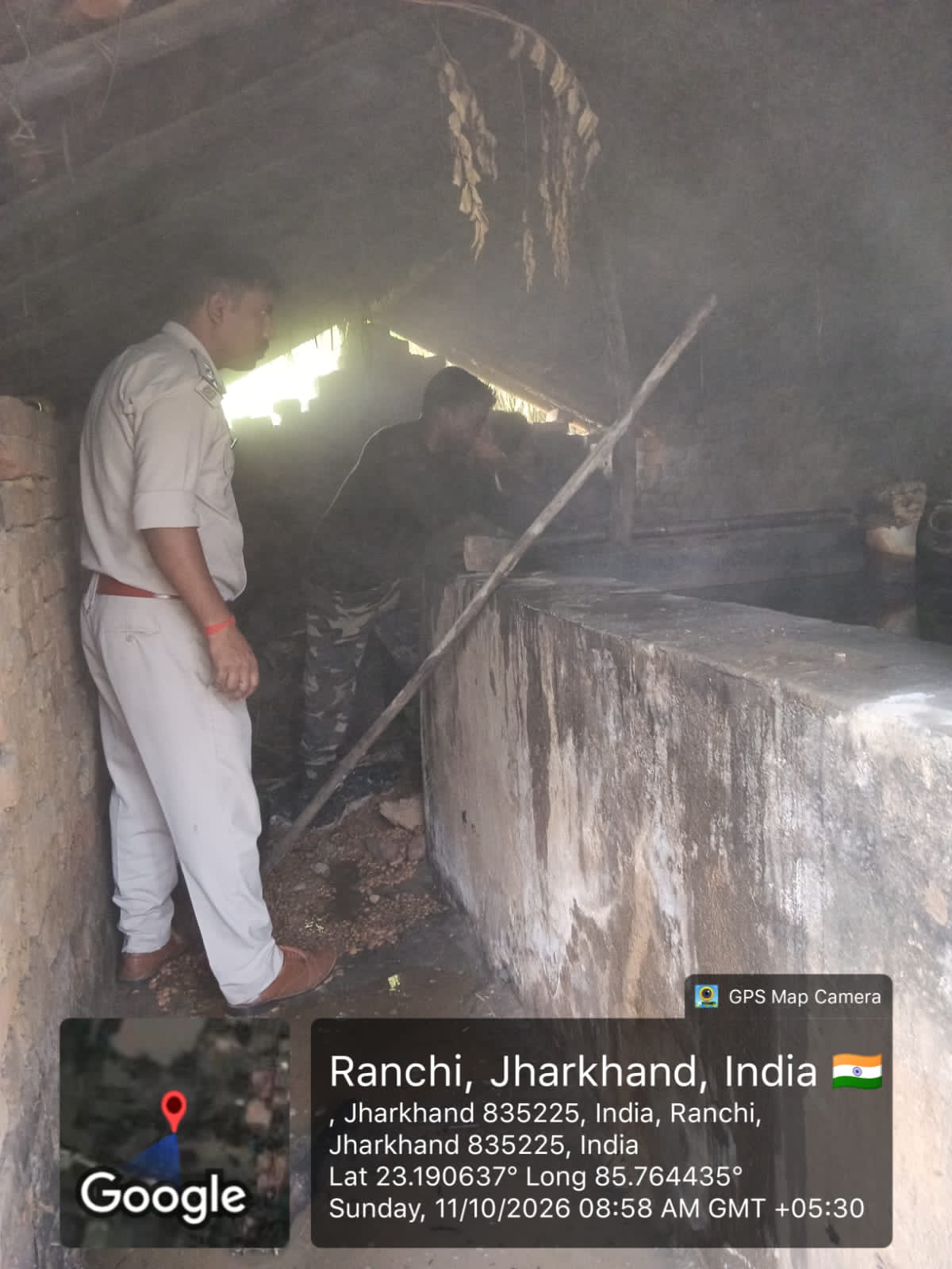 दुर्गा पूजा को लेकर सोनाहातू पुलिस अलर्ट, अवैध शराब भट्ठियों पर चला हथौड़ा