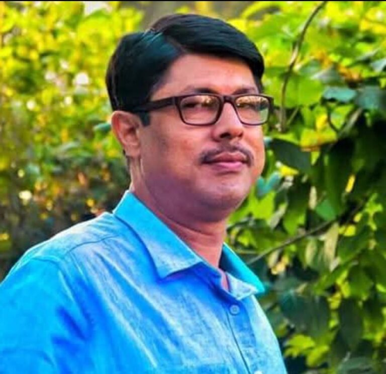 खाट पर ढोए जा रहे मरीज, सरकार क्लिनिक का नाम बदलने में व्यस्त : प्रवीण प्रभाकर