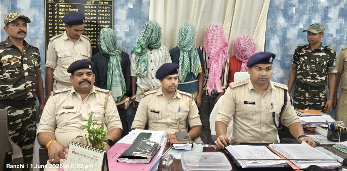अवैध हथियार खरीद बिक्री में पांच युवक गिरफ्तार