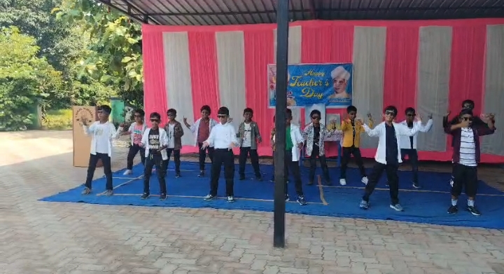 चिराग नर्सरी स्कूल में धूमधाम से मनाया गया शिक्षक दिवस, साथ ही सांस्कृतिक कार्यक्रम आयोजित 