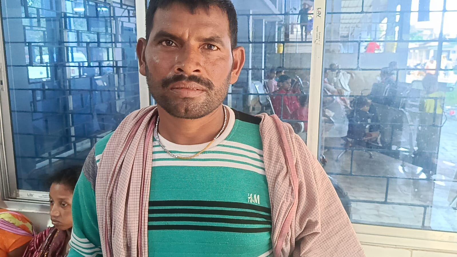 सदर अस्पताल में मरीज को नहीं मिल रहा है स्वास्थ्य लाभ, मरीज दौड़ने को मजबूर