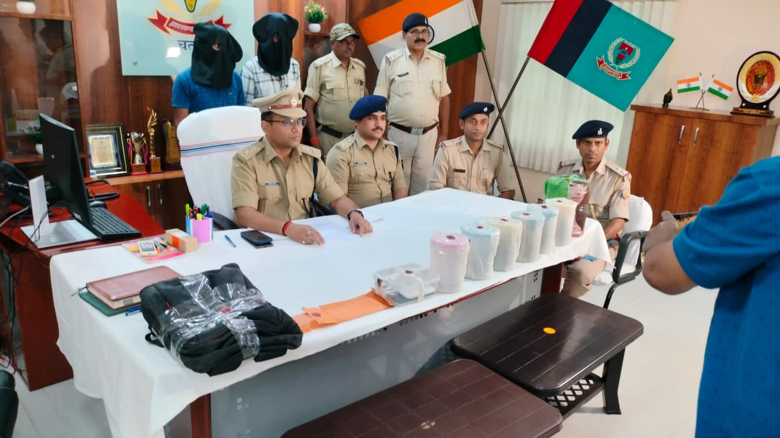 अवैध अफ़ीम के दो कारोबारी 3.026 किलो ग्राम अवैध अफ़ीम के साथ गिरफ्तार