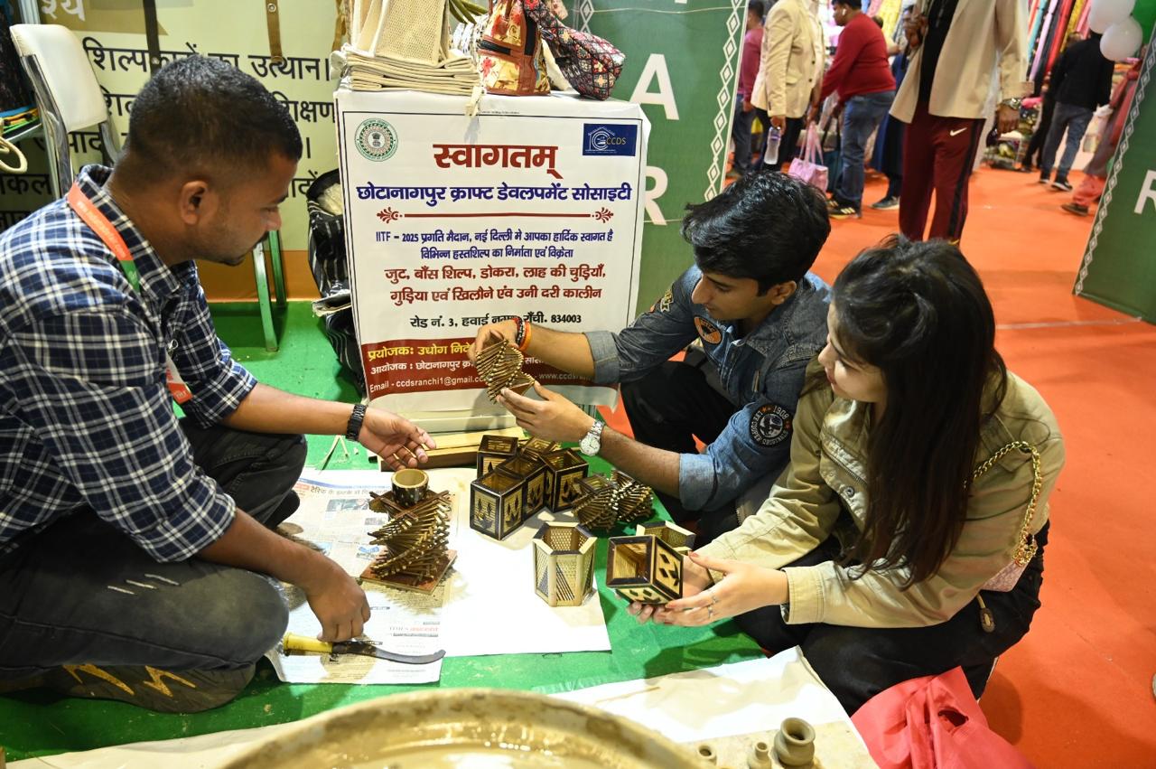 कला, खेती और कारोबार का संगम: IITF में झारखंड ने दिखाया जूट–सिसल का अनोखा मेल