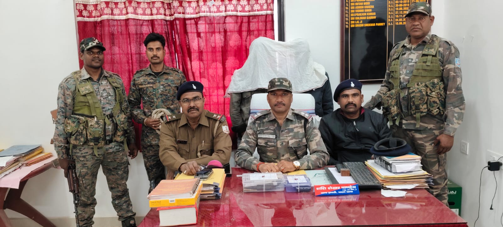 पलामू  पुलिस ने एंटी क्राइम चेकिंग के दौरान अवैध हथियार के साथ दों बदमाशों को किया गिरफ्तार 