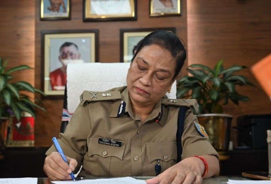 पुलिस कर्मी द्वारा रजरप्पा मंदिर में मारपीट करने का मामला, 4 पुलिसकर्मी निलंबित 