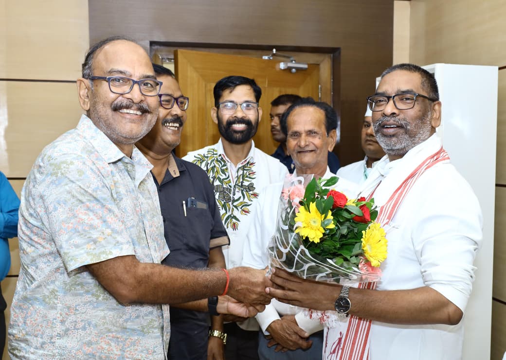 मुख्यमंत्री हेमन्त सोरेन से झारखंड कल्चरल आर्टिस्ट एसोसिएशन के प्रतिनिधिमंडल ने की मुलाकात