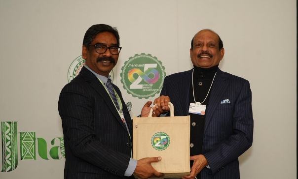 सीएम हेमन्त सोरेन को सर्वोच्च सम्मान ‘वाइट बैज’ के बाद, कल्पना सोरेन ‘WEF बैज’ से सम्मानित