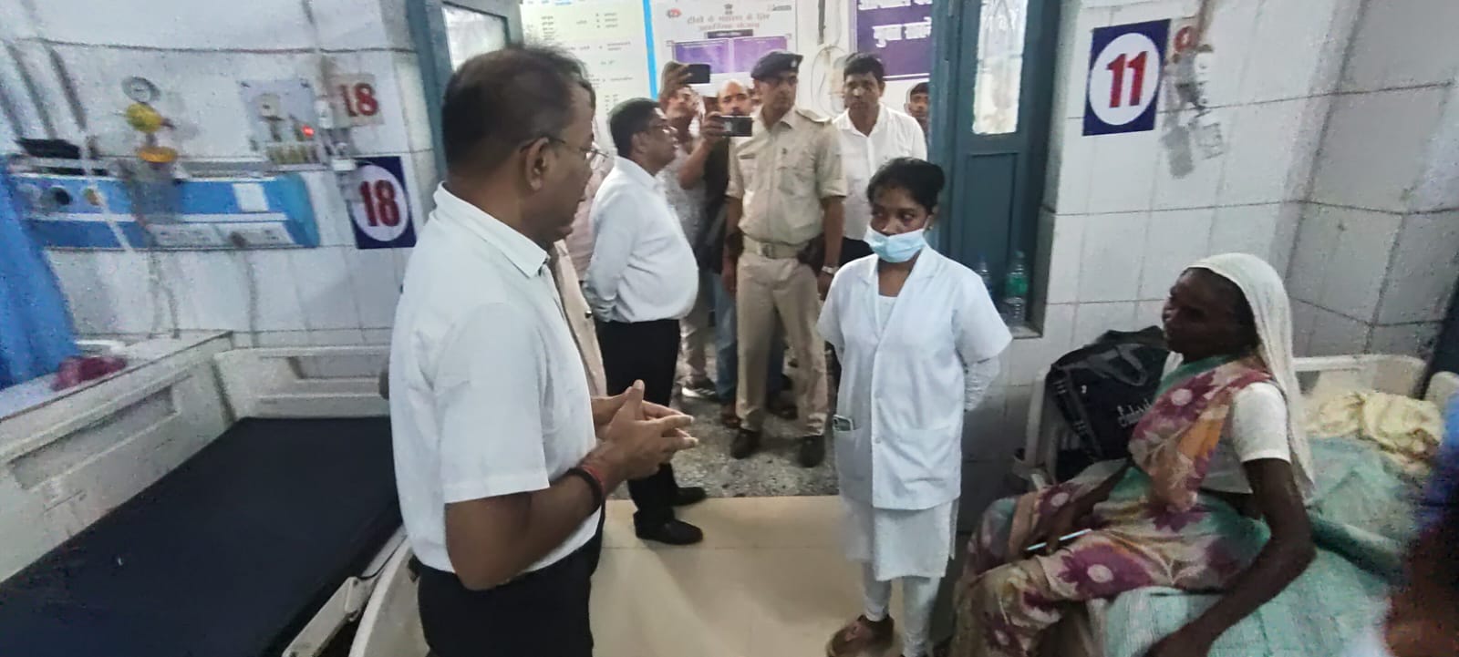 उप विकास आयुक्त का सदर अस्पताल साहिबगंज में औचक निरीक्षण, स्वास्थ्य सेवाओं की गुणवत्ता सुधारने के दिए निर्देश