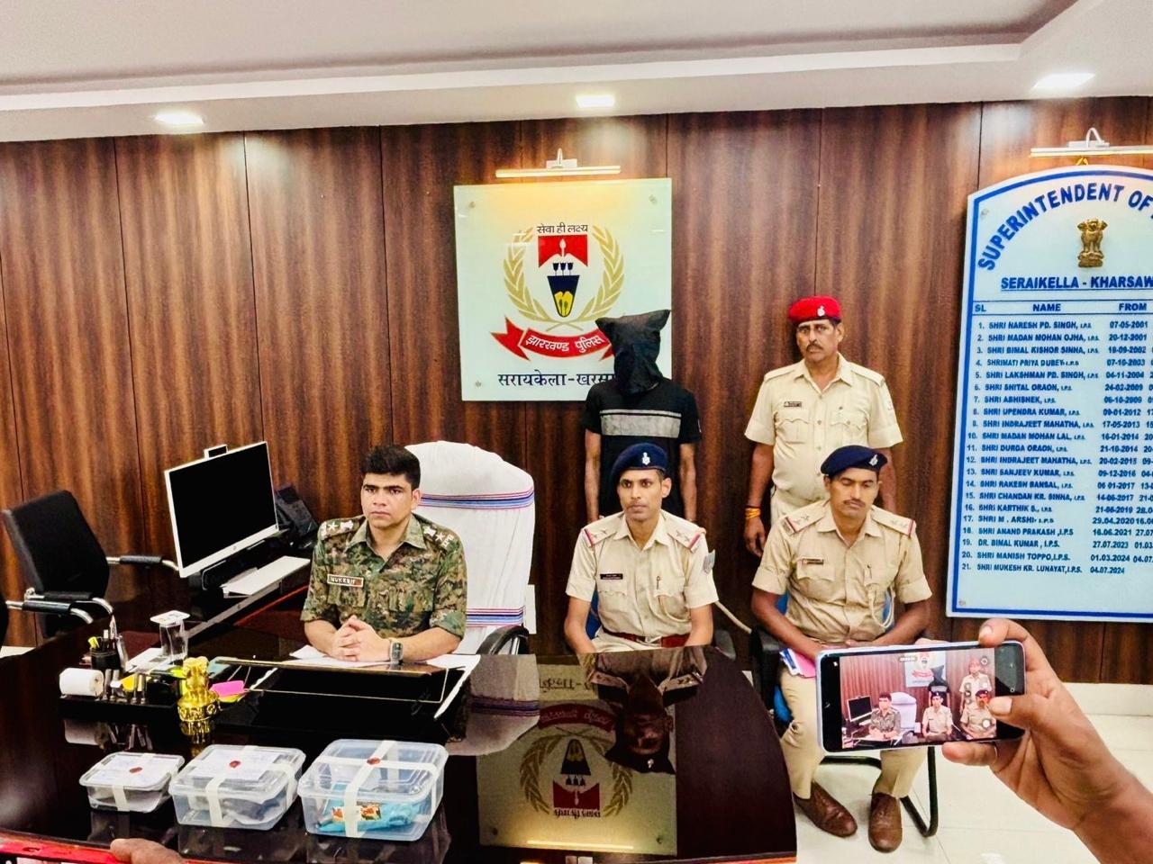 पुलिस ने एक व्यक्ति को देशी कट्टा के साथ किया गिरफ्तार