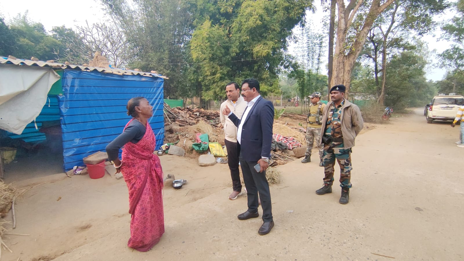 सालसूद गांव में बुजुर्ग दंपति खुले आसमान के नीचे रहने को मजबूर, SDO ने लिया संज्ञान