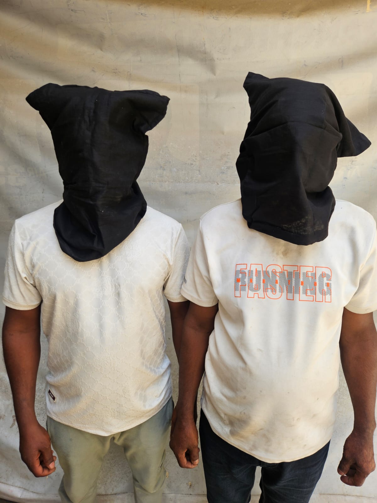 मादक पदार्थों की खरीद-बिक्री के मामले में दो अभियुक्तों  गिरफ्तार