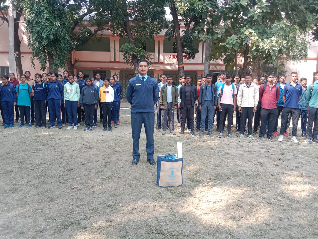 औद्योगिक प्रशिक्षण संस्थान साहिबगंज में विद्यार्थियों को वायु सेना में करियर बनाने हेतु दिए गए टिप्स