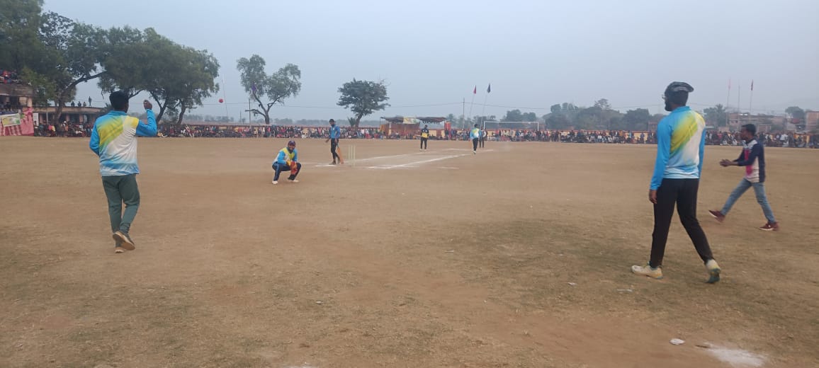इंडियन यूथ सोसाइटी द्वारा आयोजित क्रिकेट टूर्नामेंट मे स्टार क्लब बरहेट को हराकर फाइनल विजेता बने बरहेट बाजार