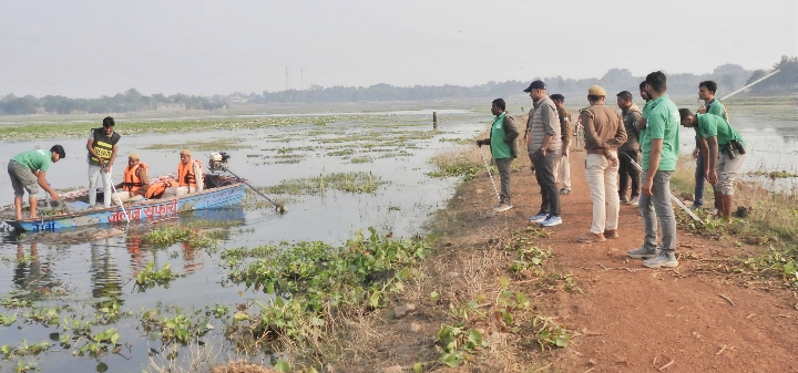 उधवा पक्षी आश्रयाणी  का डीएफ़ओ ने किया निरीक्षण, दिए सख्त निर्देश