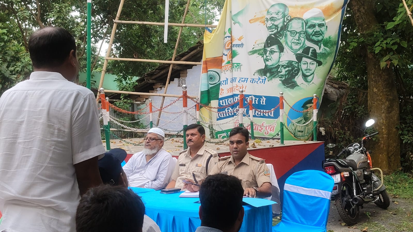 मुहर्रम पर्व को लेकर राजमहल में शांति समिति की बैठक, एसडीपीओ विमलेश कुमार त्रिपाठी ने दिए आवश्यक दिशा-निर्देश