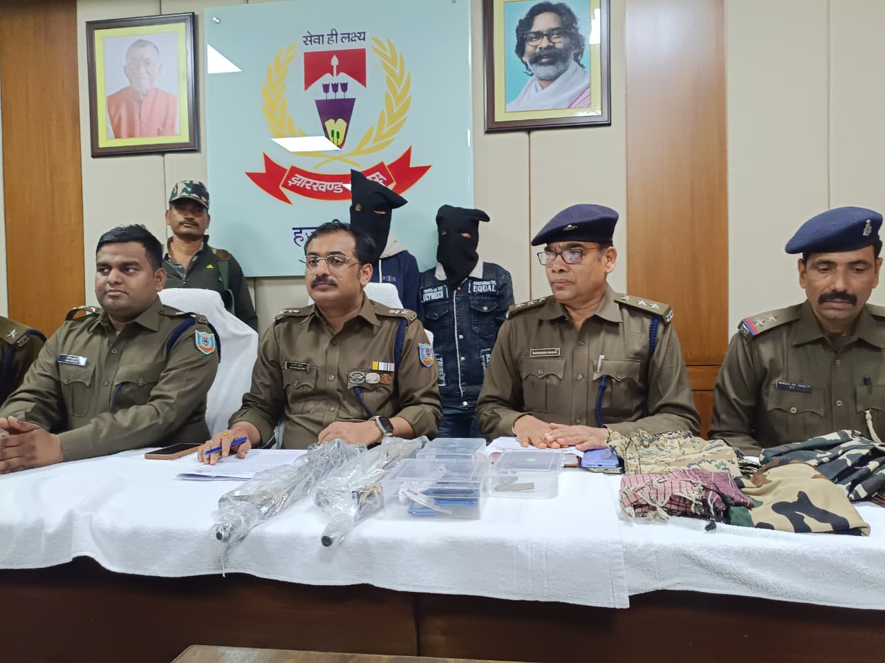 20 लाख फिरौती के लिए अपहरण काण्ड का खुलासा ए०के० गैंगवार ग्रुप के 02 अपराधी गिरफ्तार, हथियार व मोटरसाइकिल बरामद