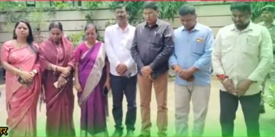झारखंड प्रदेश त्रिस्तरीय पंचायत प्रतिनिधि ने दिशोम गुरु के निधन पर मौन सभा का आयोजन, विधानसभा के समक्ष प्रदर्शन रद्द