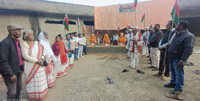 महाराजा मदरा मुंडा सेवा संस्थान विकास न्यास ट्रस द्वारा प्रतिमा स्थापित 