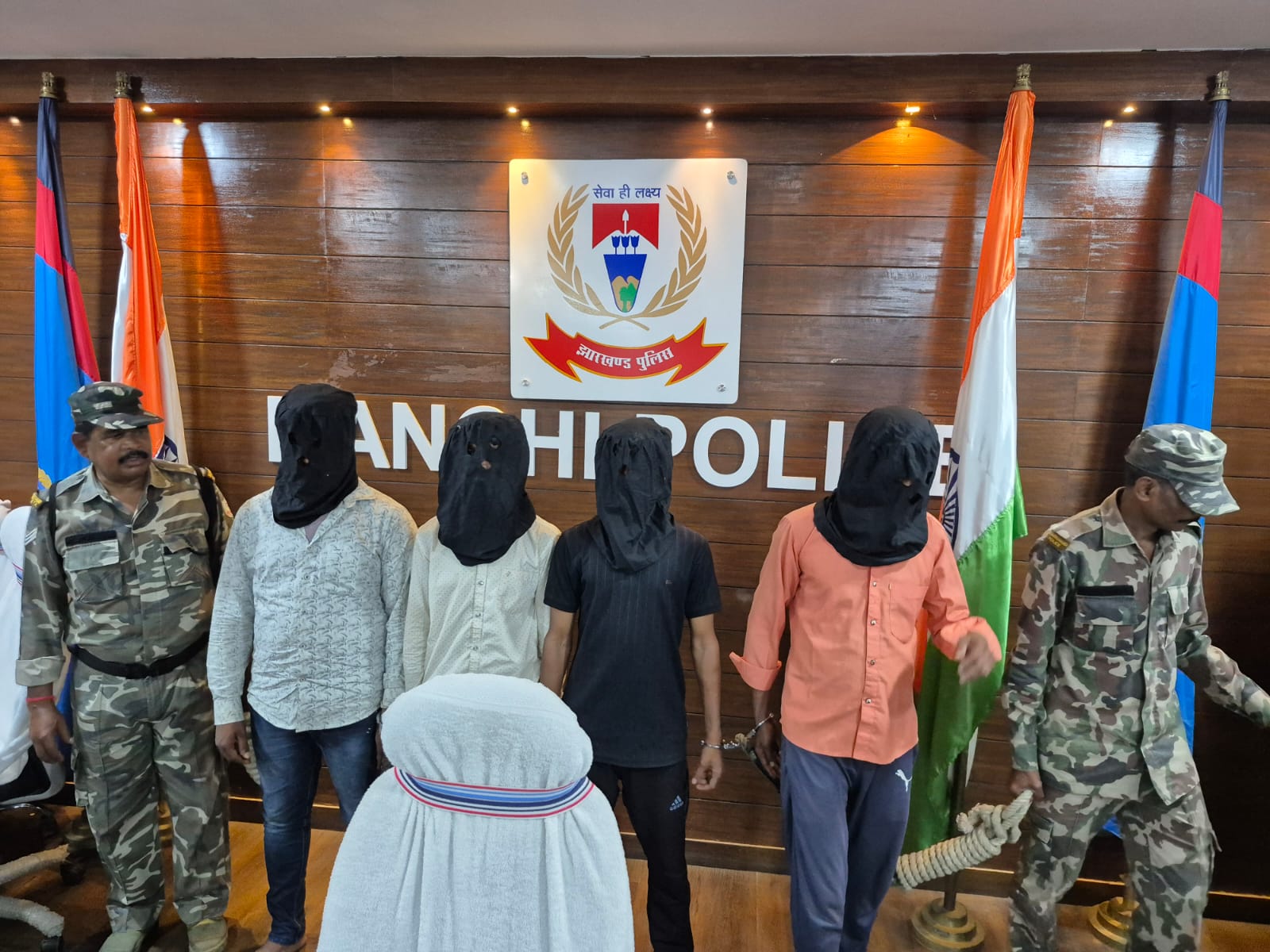 बिजली का तार चोरी करने का मामला,गिरोह के चार युवक गिरफ्तार