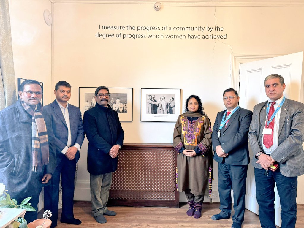 गणतंत्र दिवस के दिन बाबा साहेब के लंदन स्थित आवास में श्रद्धांजलि अर्पित करना अत्यंत भावुक पल - हेमन्त सोरेन सीएम 