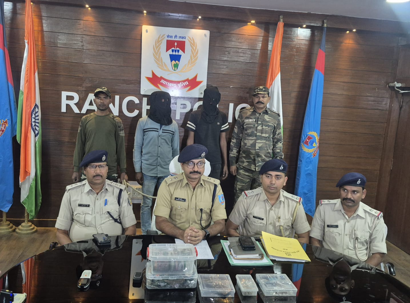 फोन पर व्यवसाई से मांगा रंगदारी दो अभियुक्त गिरफ्तार