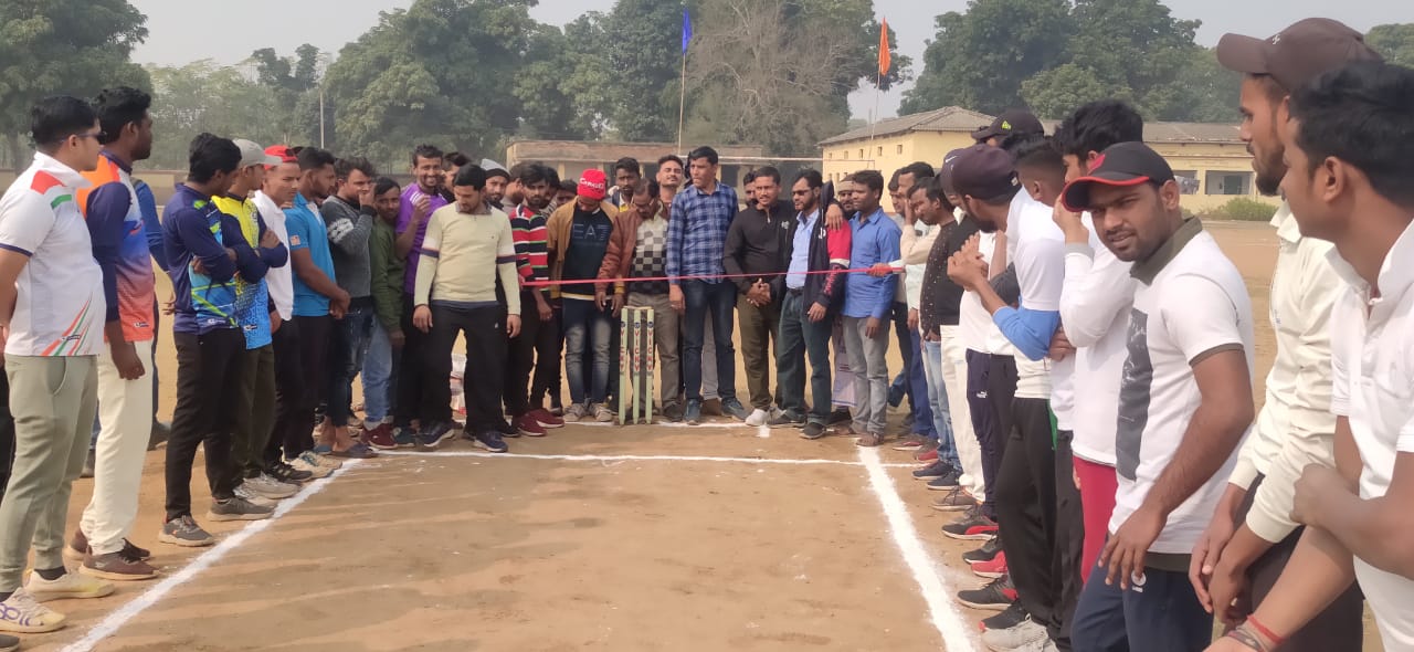 इंडियन यूथ सोसाइटी बरहेट द्वारा आयोजित पाँच दिवसीय क्रिकेट टूर्नामेंट का शुभारंभ