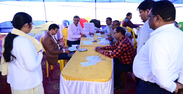 नगर पालिका आम चुनाव 2026 को लेकर मतदाता सूची विखंडीकरण कार्य का उपायुक्त ने किया निरीक्षण