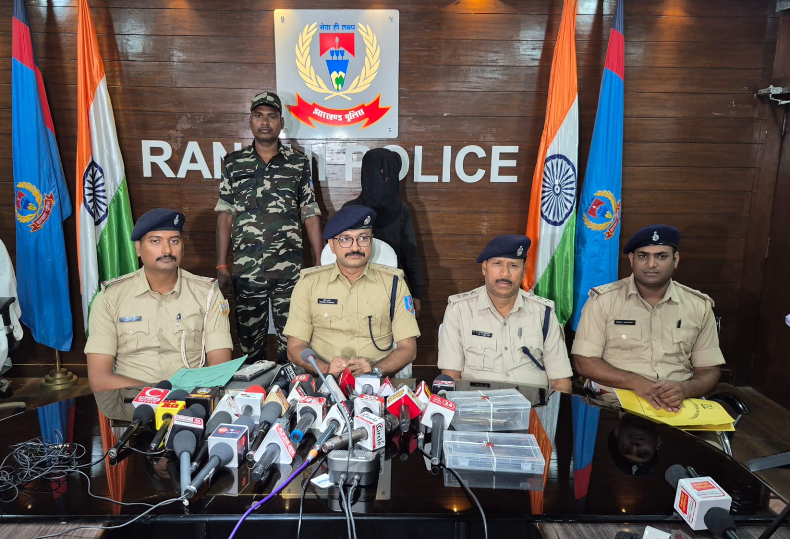 छोटे भाई ने बड़े भाई की हत्या का बदला लेने के लिए चलाई आरोपियों के भाई पर गोली