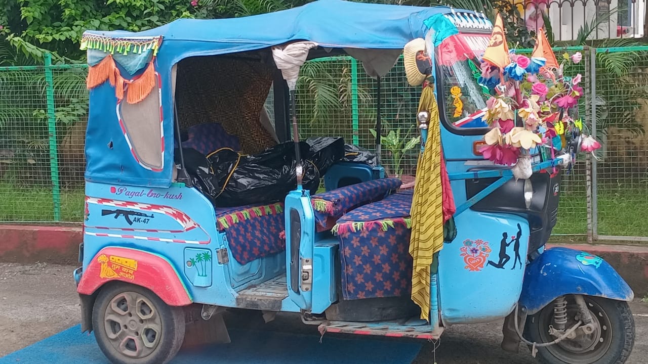 गंगा में नाव डूबने का मामला, रविवार को दो और शव निकाला गया