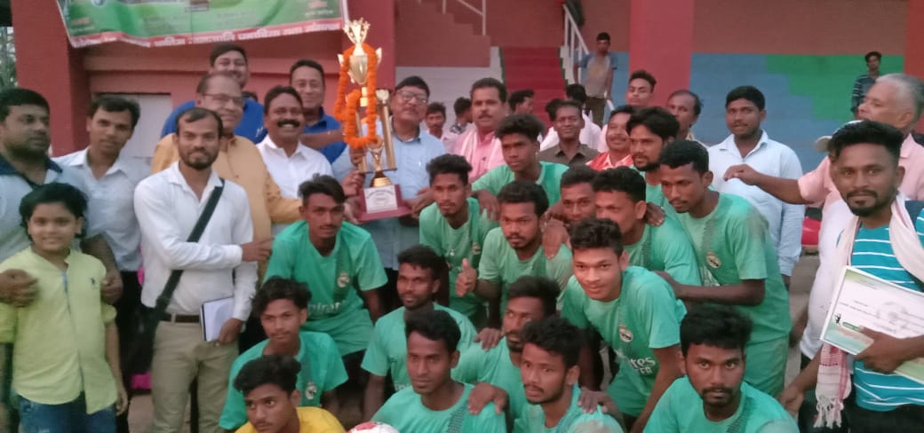 तीन दिवसीय पहाड़िया फुटबॉल प्रतियोगिता संपन्न,एफ सी मिलान पतना, साहेबगंज बना विजेता