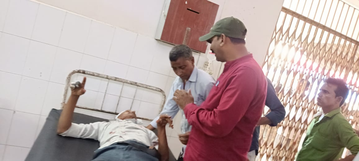 रक्षी मोड़ के पास दो मोटरसाइकिल की आपस में टक्कर