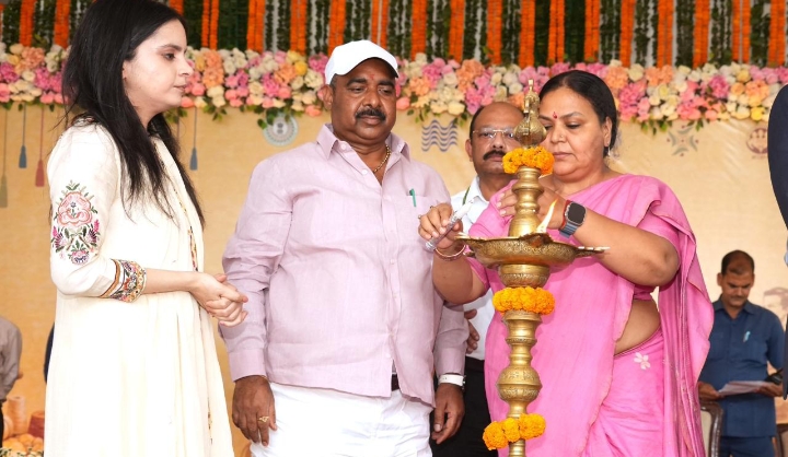 ग्रामीण उद्यमिता और महिला सशक्तिकरण का उत्सव बना राजकीय हस्तकरघा एवं सरस मेला 2026- दीपिका पांडे सिंह