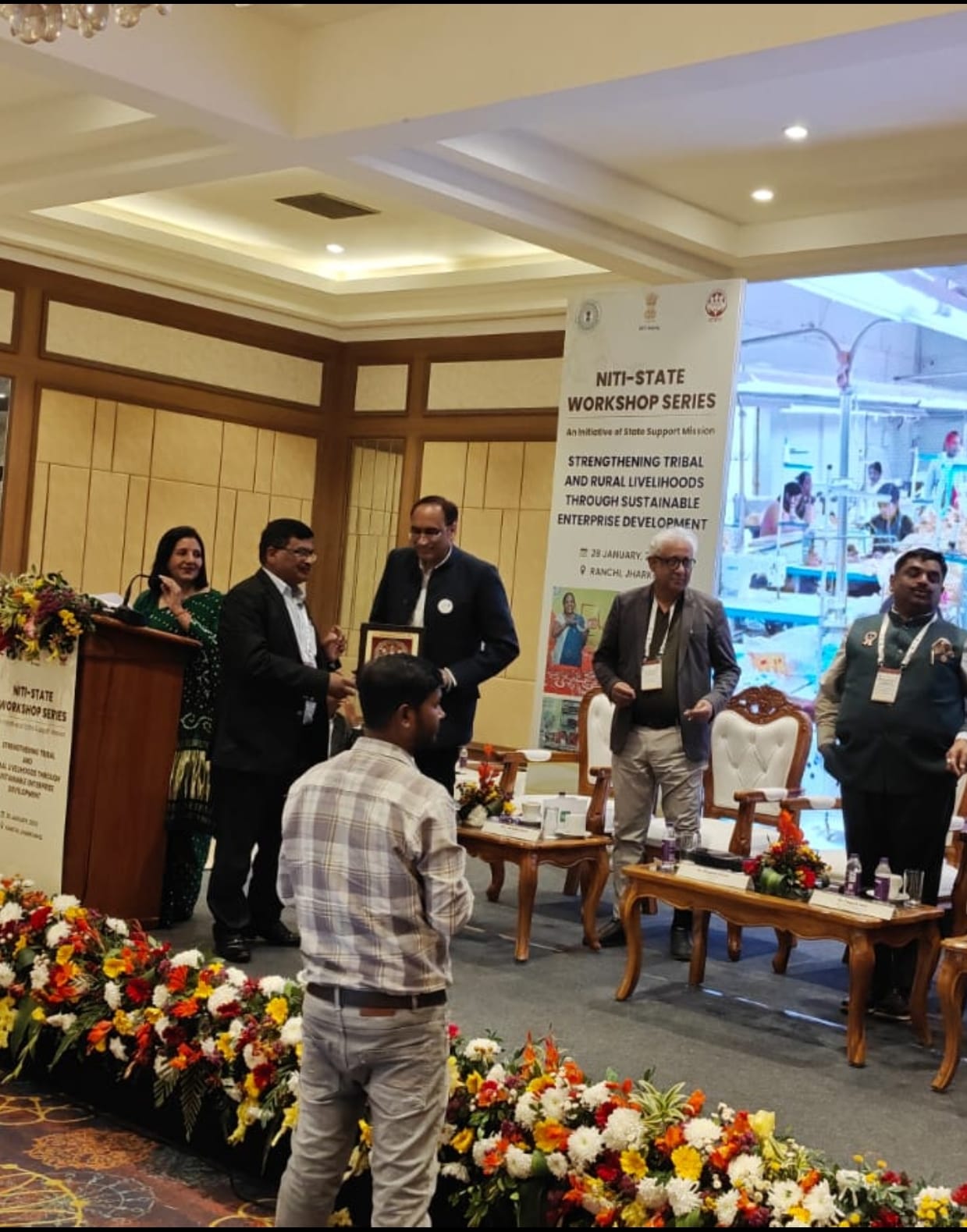 नीति आयोग की राष्ट्रीय कार्यशाला में JRGA Foundation की मजबूत उपस्थिति,अध्यक्ष अभिताभ श्रीवास्तव ने परिधान व रेशम उद्योग को लेकर दिए व्यावहारिक सुझाव