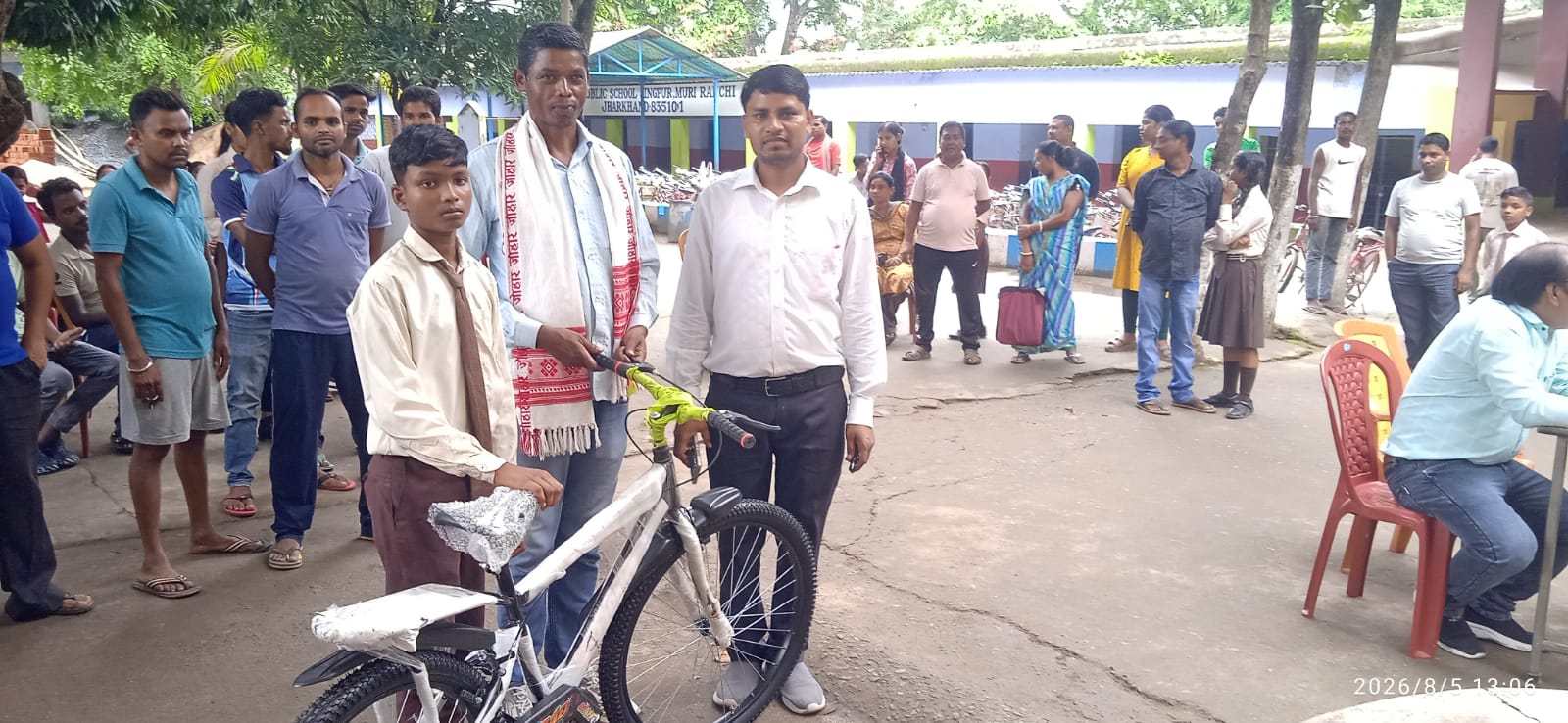 सिंगपुर आईटीसी स्कूल के विद्यार्थियों को मिली साइकिल, शिक्षा की राह हुई आसान